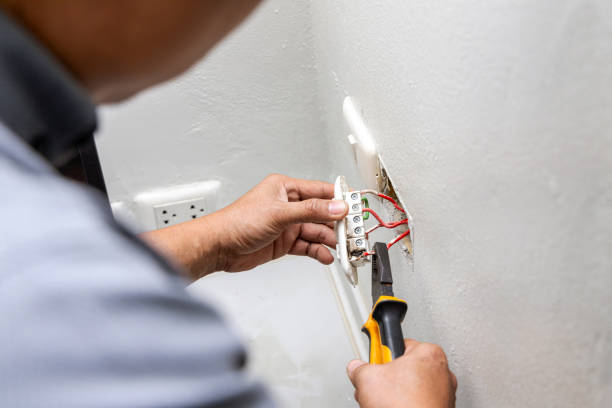 Best Licensed Electrician  in Gleed, WA